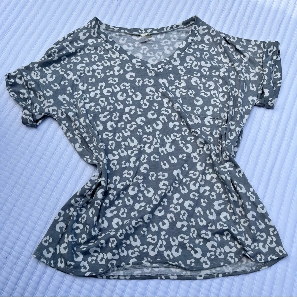 Gray and white animal print top